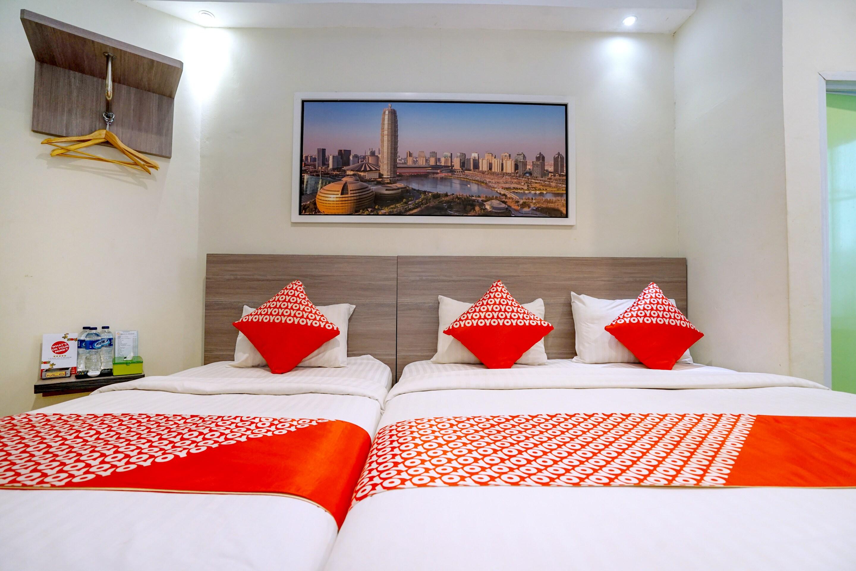 Oyo 251 The Maximus Inn Hotel Palembang Exterior photo