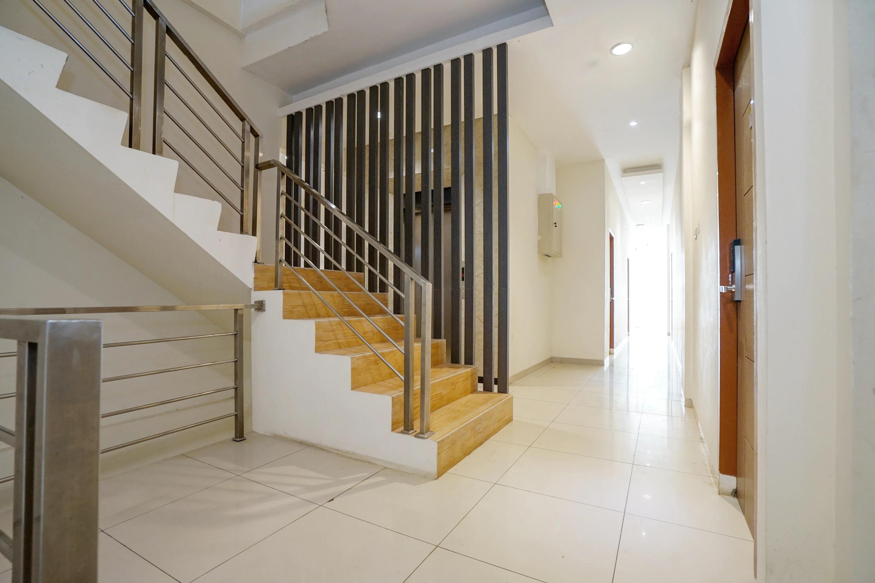 Oyo 251 The Maximus Inn Hotel Palembang Exterior photo